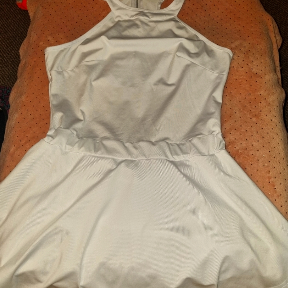 New white cut out back skort outfit